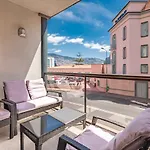 Miramar With Pool By Madeira Apartamento *