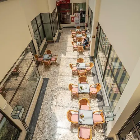 Miramar With Pool By Madeira