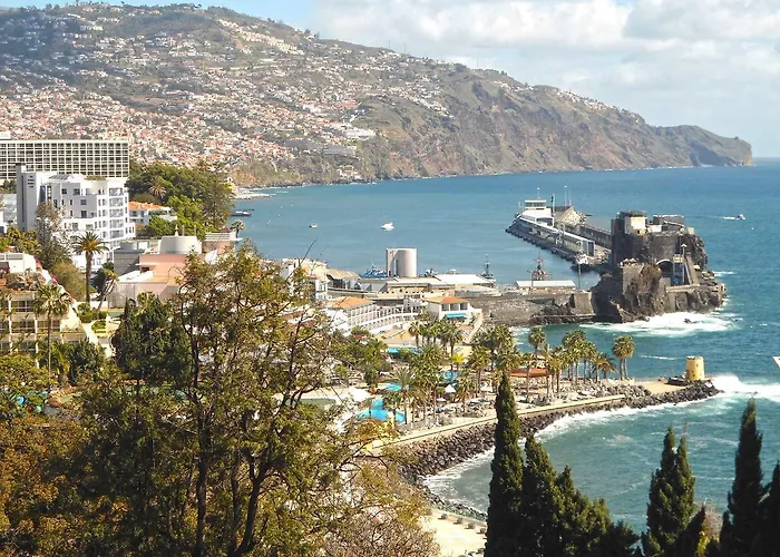 Miramar With Pool By Madeira דירה