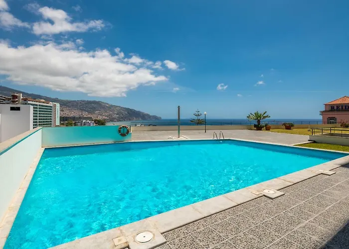 Miramar With Pool By Madeira דירה פונשל