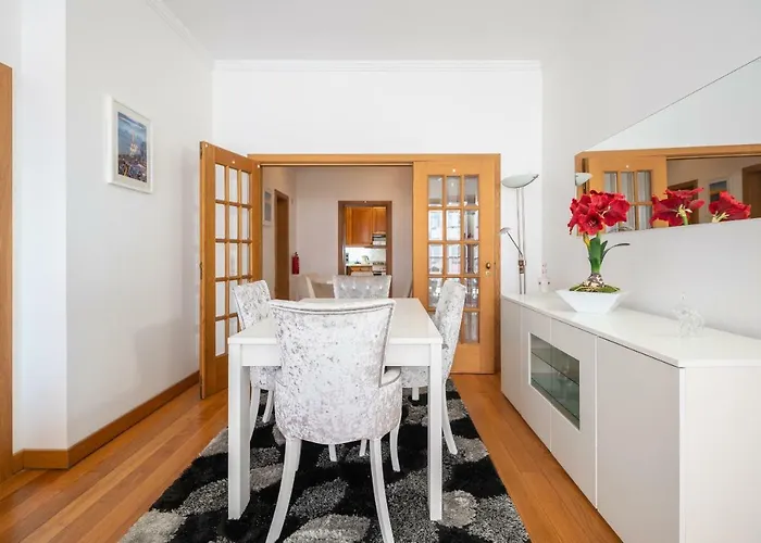 Miramar With Pool By Madeira דירה *