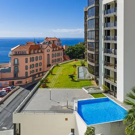 Miramar With Pool By Madeira