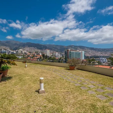 Miramar With Pool By Madeira Apartmán *